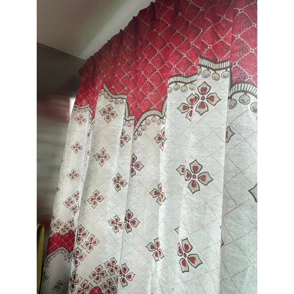 Vintage 1950s curtain, red white green, Christmas ornaments abstract, pleated - Picture 3 of 10